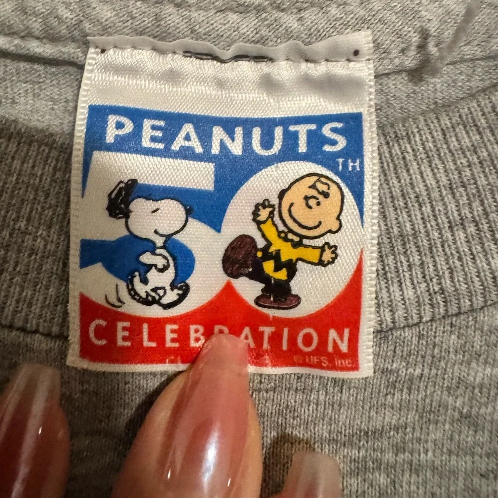Vintage Men’s Gray Snoopy Graphic T-Shirt